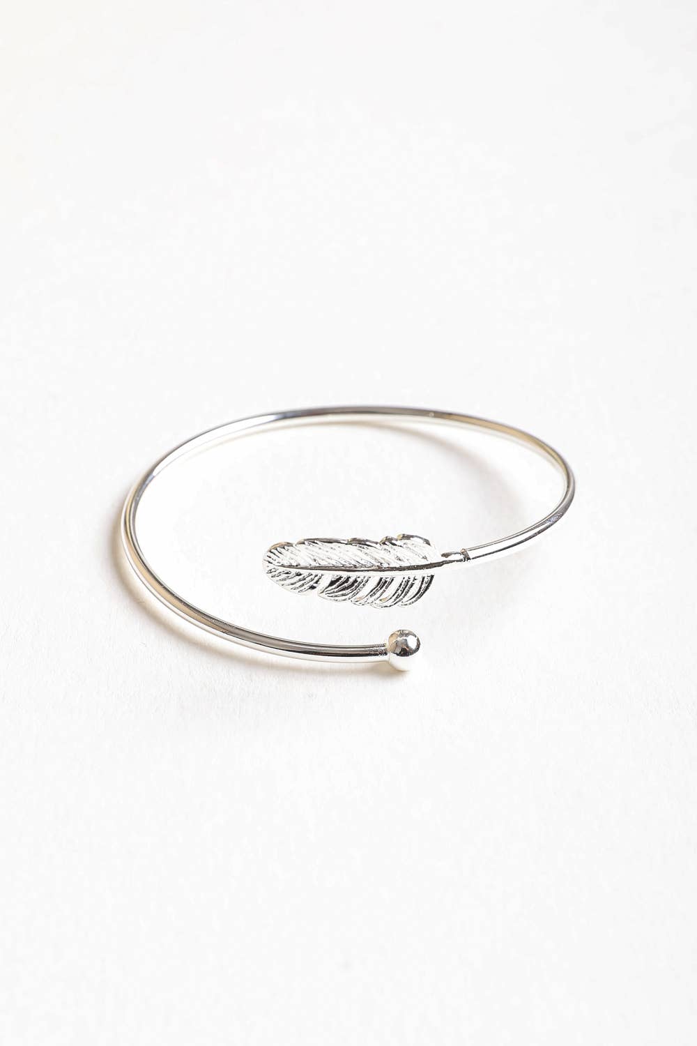 🪶 Minimalistic Feather Bracelet - Silver & Gold Modernity: Silver
