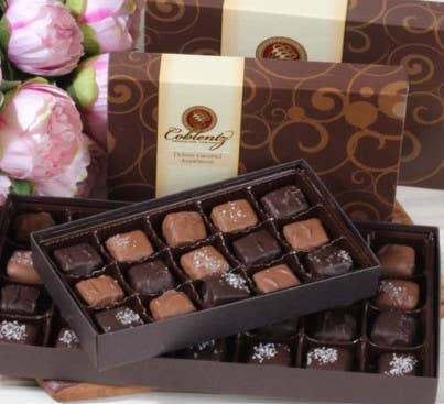 Deluxe assorted caramels gift box, 8 oz