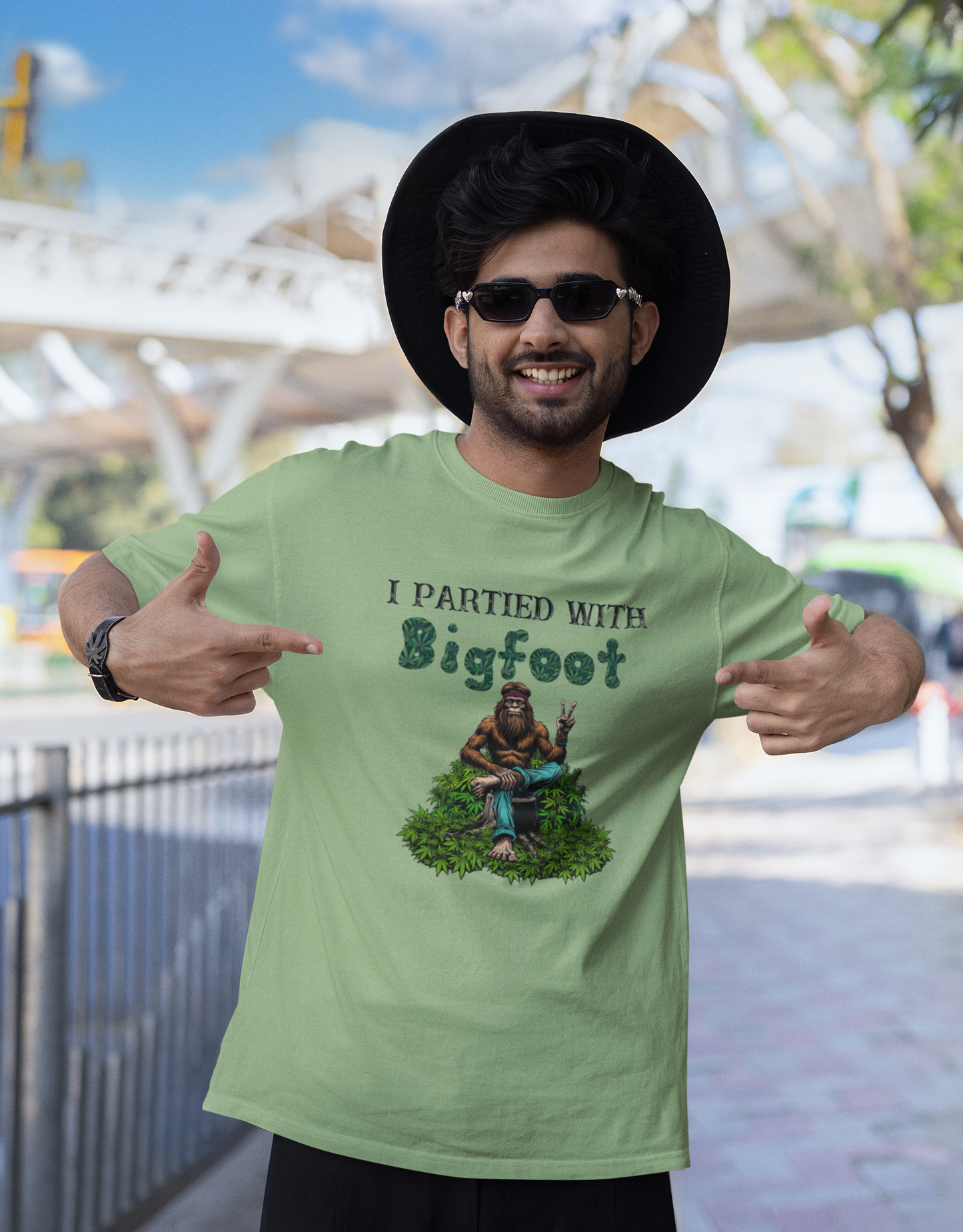 I partied with Bigfoot (kiwi green) - customizable : XL