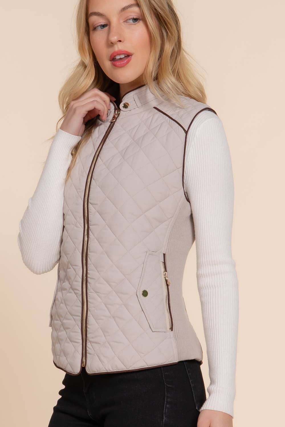 Suede Piping Detail Rib Quilted Padding Vest: WHT-white / M