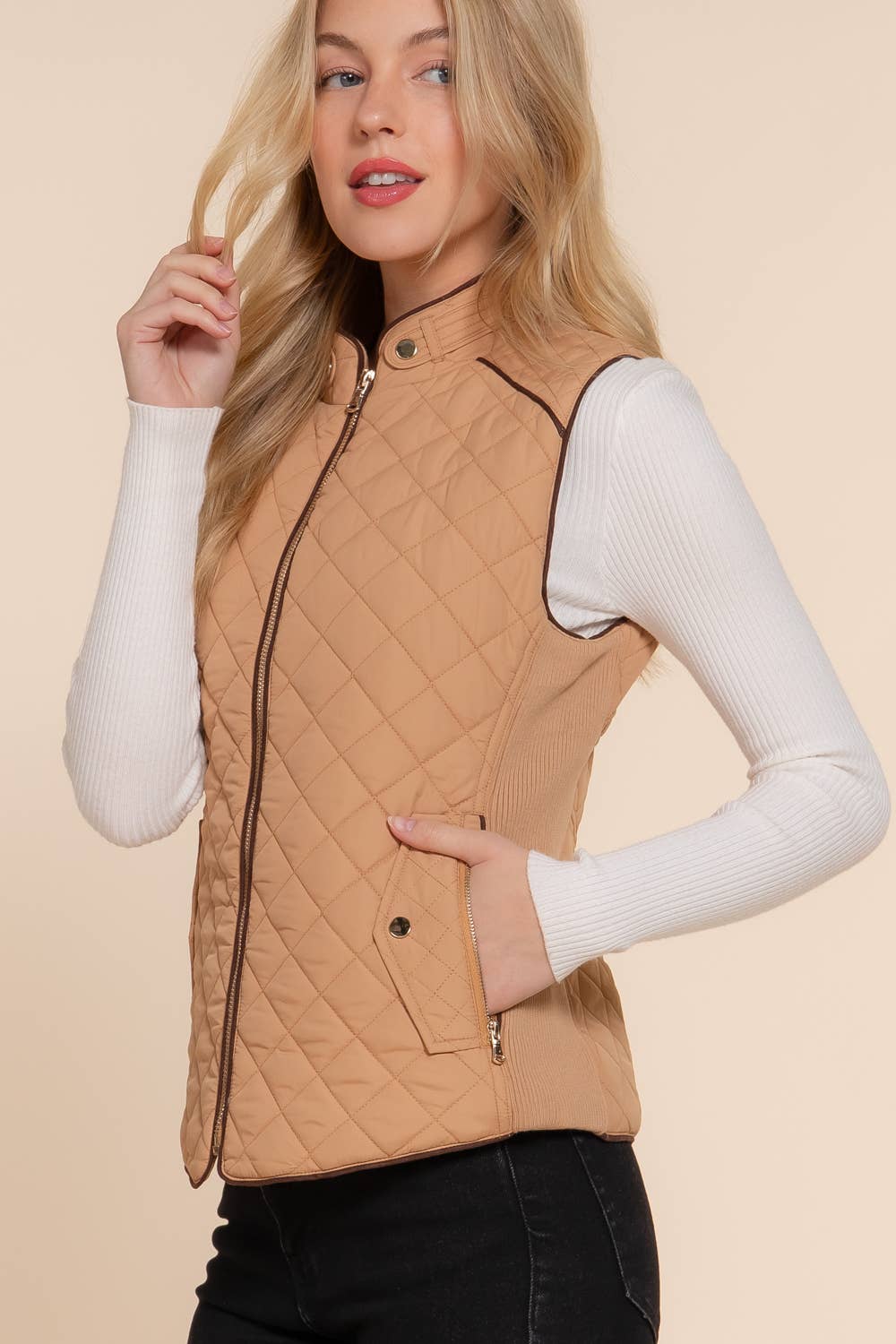 Suede Piping Detail Rib Quilted Padding Vest: TPE-pale taupe / S