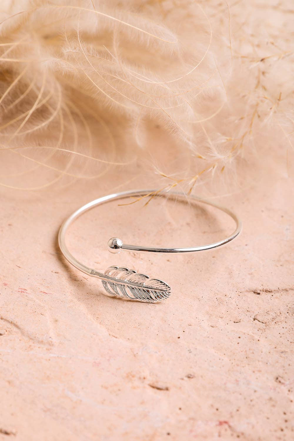 🪶 Minimalistic Feather Bracelet - Silver & Gold Modernity: Silver
