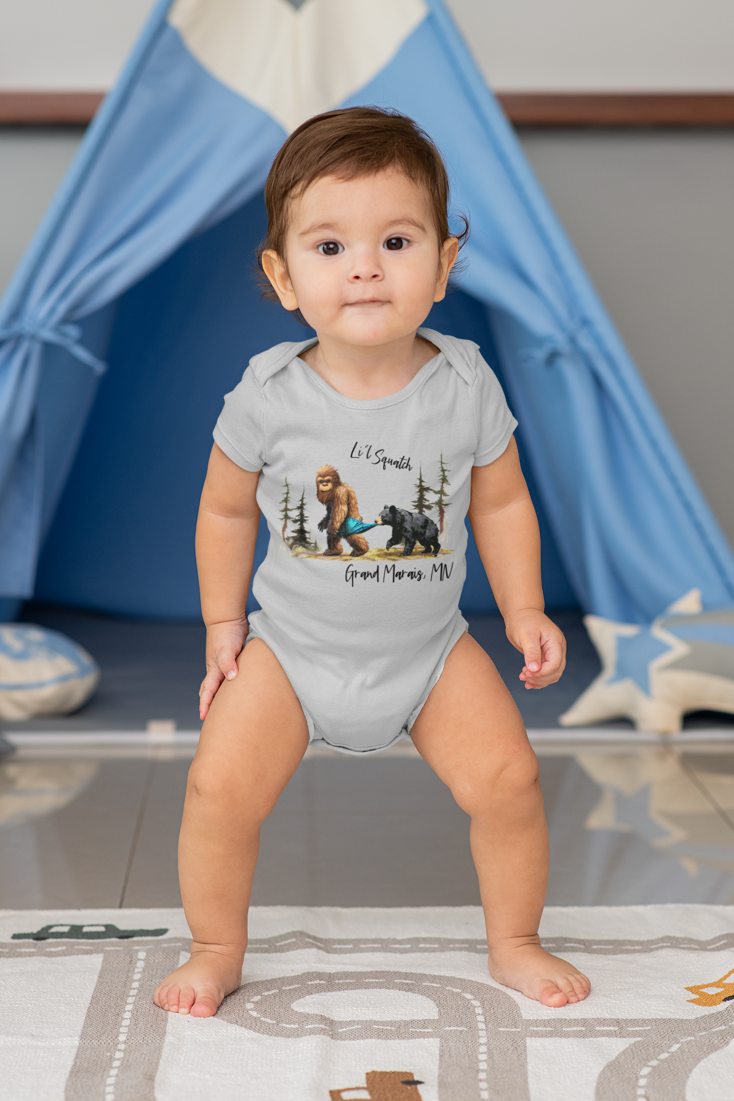 Li'l Squatch & bear one piece bodysuit onesie for babies: White / 3-6 mo