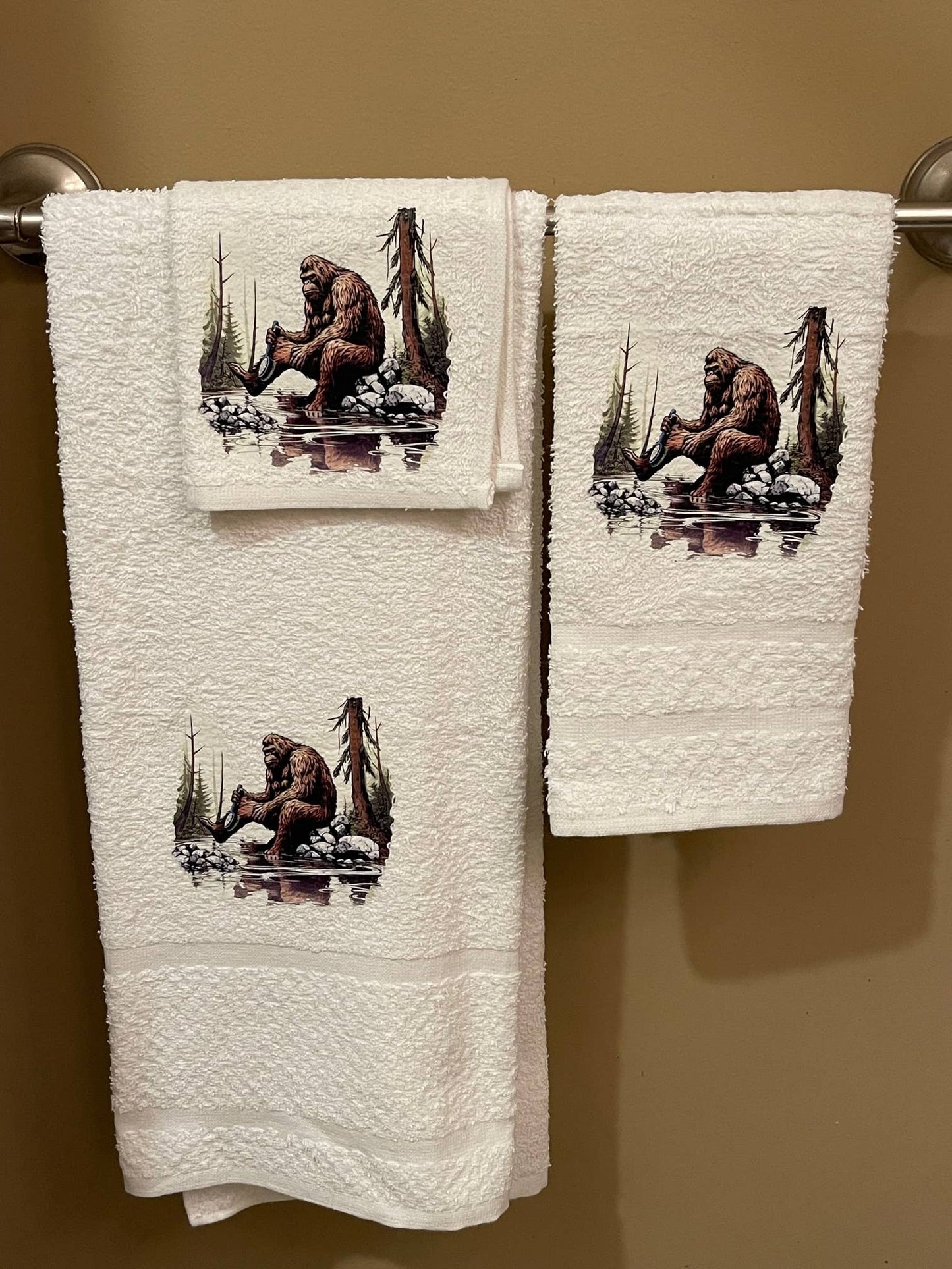 Bathing Bigfoot wash rag, hand towel, bath towel 3 piece set