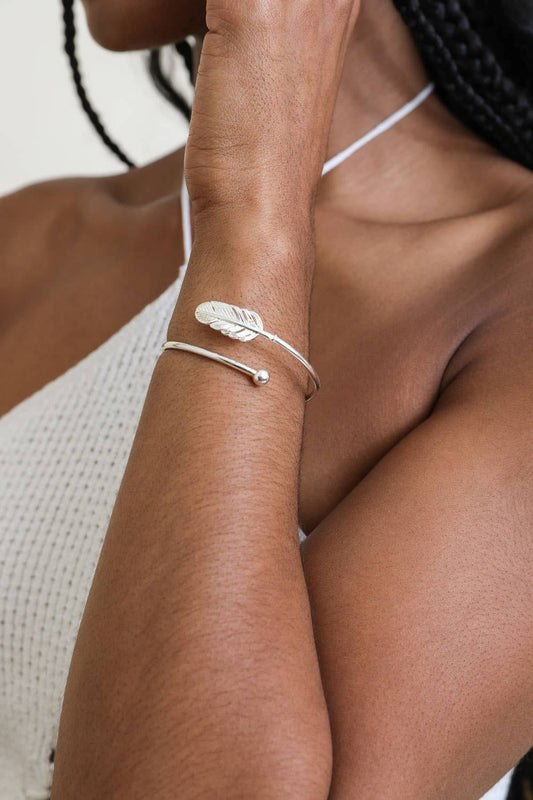 🪶  Minimalistic Feather Bracelet - Silver & Gold Modernity: Silver
