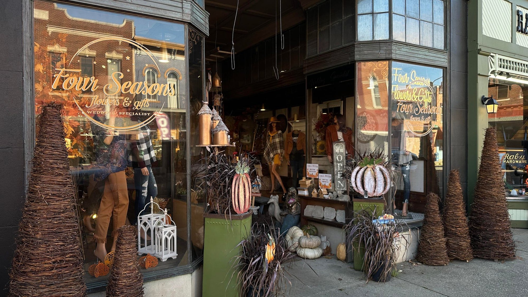 Four Seasons Gift Shop