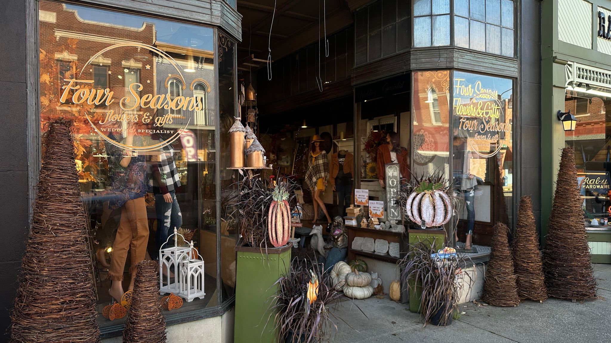 Four Seasons Gift Shop