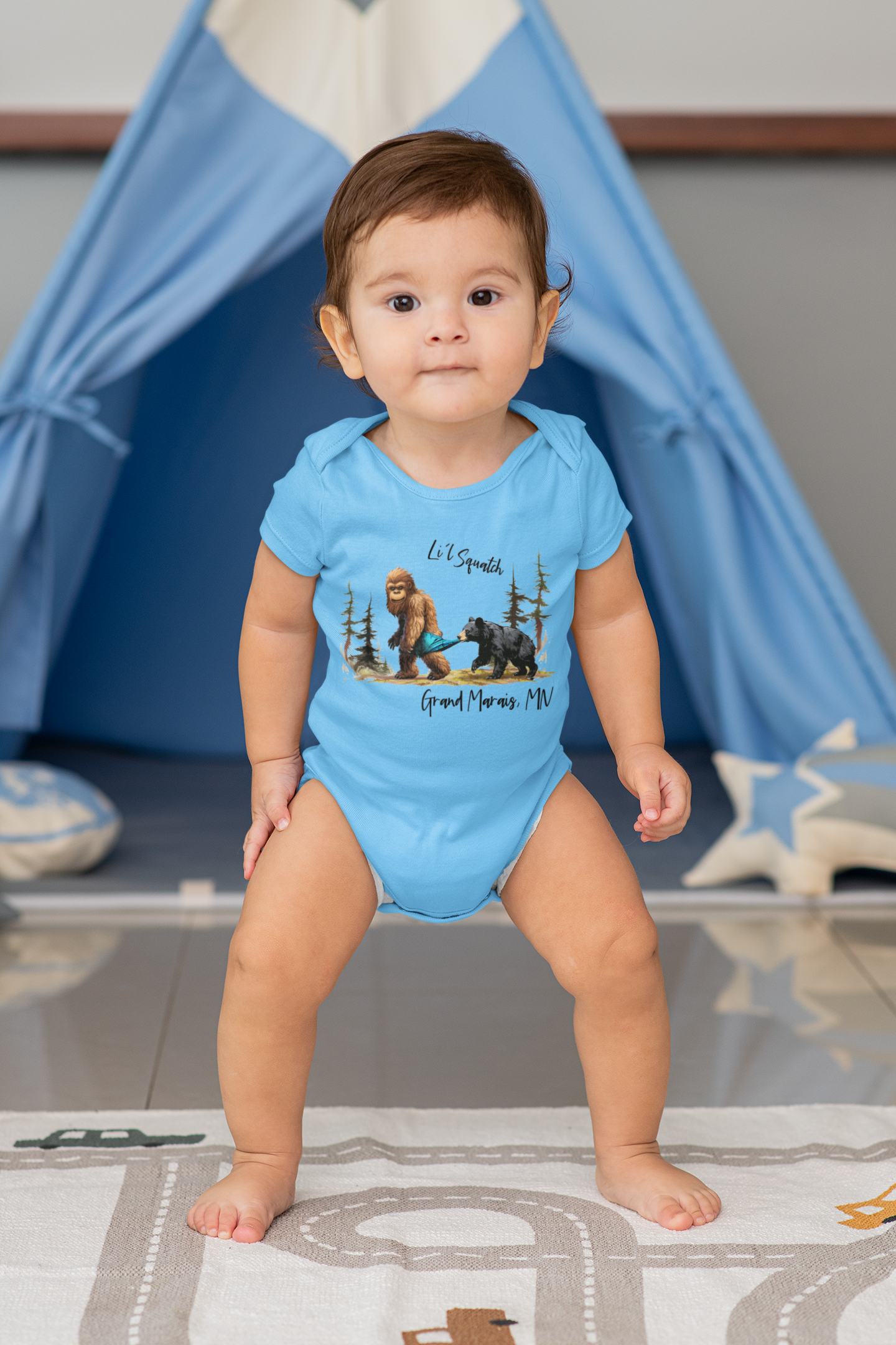 Li'l Squatch & bear one piece bodysuit onesie for babies: White / 6-9 mo