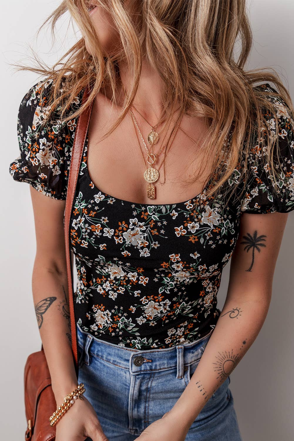 Floral Print U Neck Short Puff Sleeve Bodysuit: Black / M