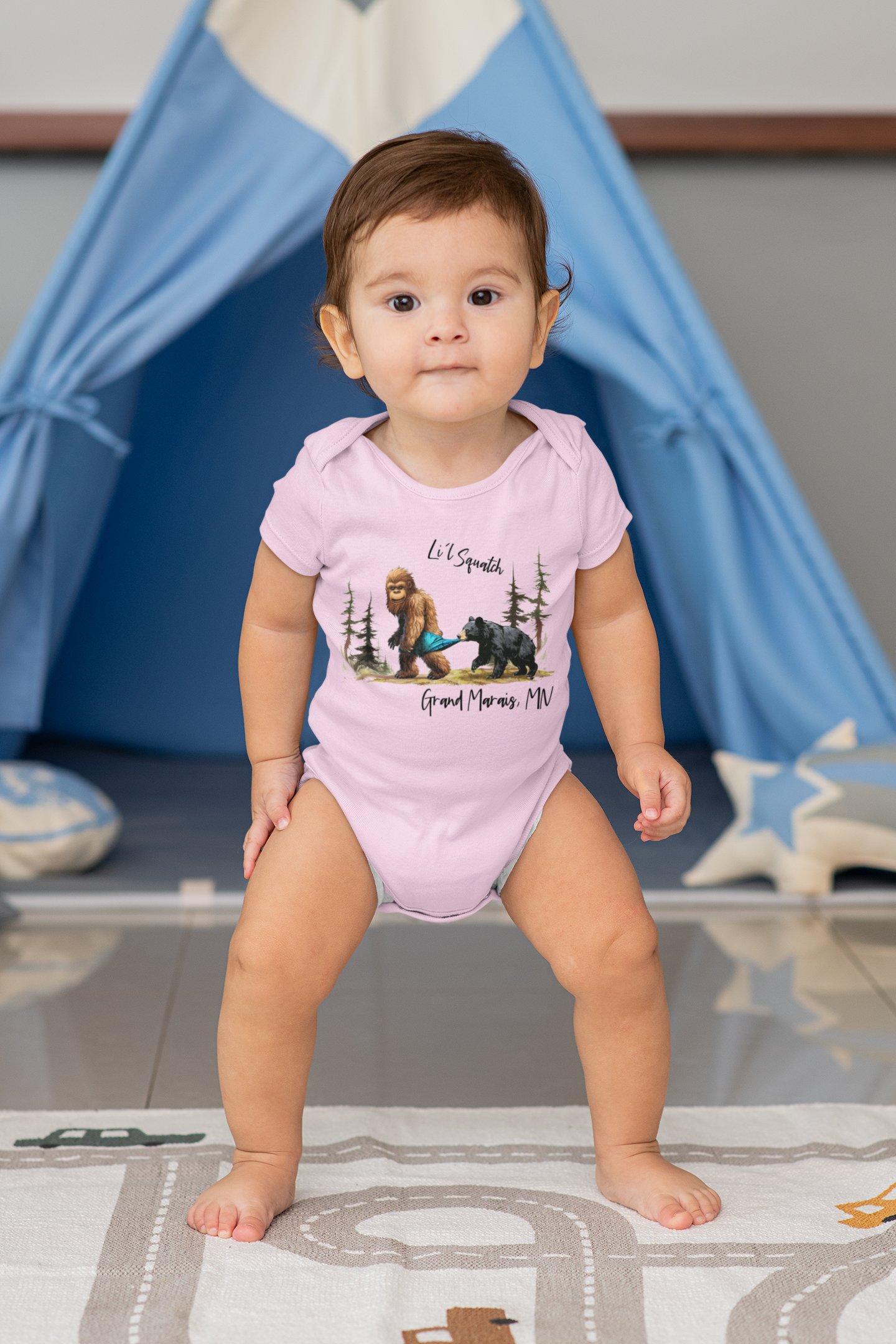Li'l Squatch & bear one piece bodysuit onesie for babies: White / 9-12 mo